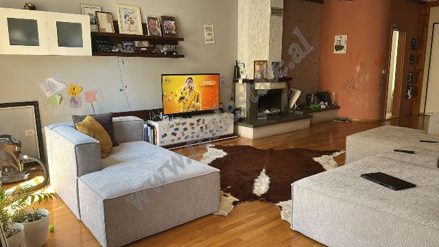 Vile 3 - kateshe me qira prane Pallatit te Brigadave ne Tirane